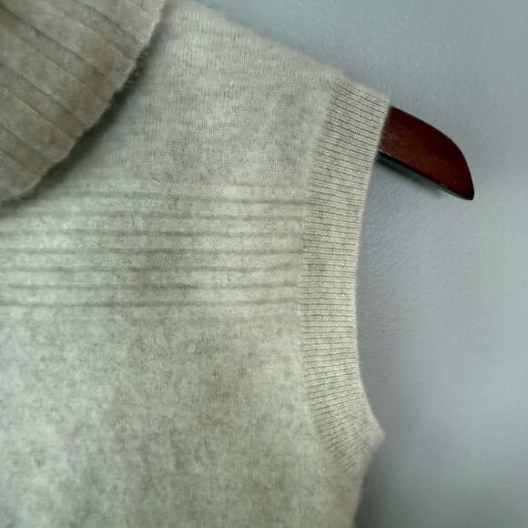 Maison de Papillon Mongolian Cashmere Crop Turtleneck Sweater Sleeveless CreamXS - Picture 8 of 15